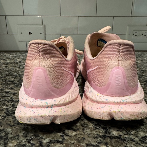 Hoka Pink Mach 6 - Picture 2 of 9